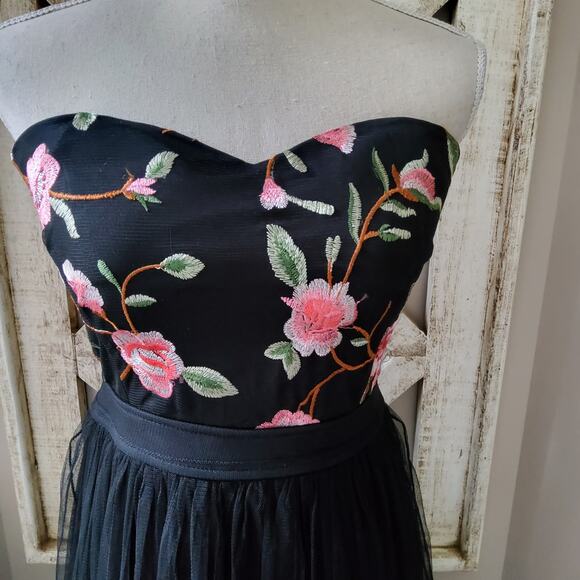 The Sang Women's Chiffon High Slit Strapless Maxi Dress in Black Floral - Picture 3 of 13